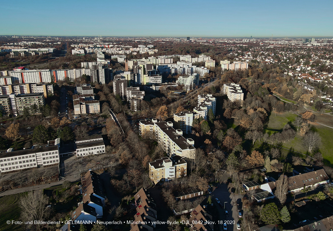18.11.2020 - Marx-Zentrum und Wohnanalge Karl-Marx-Ring 52-62 in Neuperlach